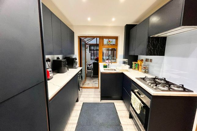 18 Archway, Romford photo 3