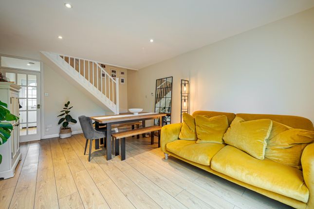 Property to rent in Arundel Close, London