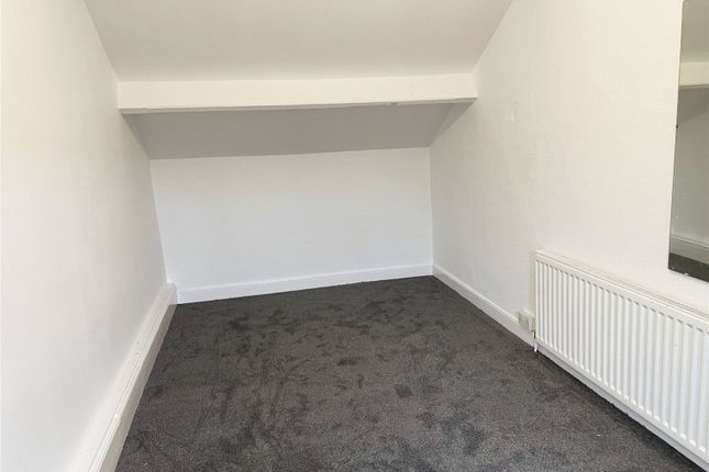 End terrace house to rent in Wentworth Street, Huddersfield