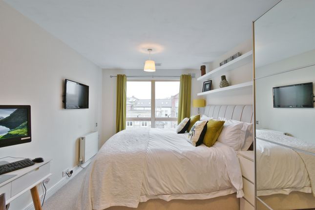 Penthouse for sale in Bath Road, Worcester