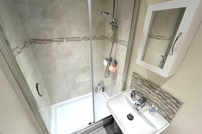 3, Blossom Drive, Corsham photo 5