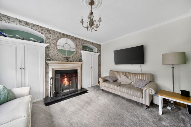 Cherry Tree Cottage,, Longcross Road, Chertsey photo 2