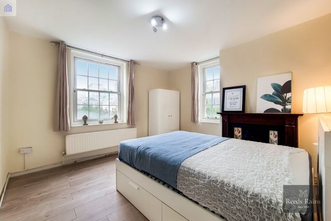Flat to rent in Baylis Road, London