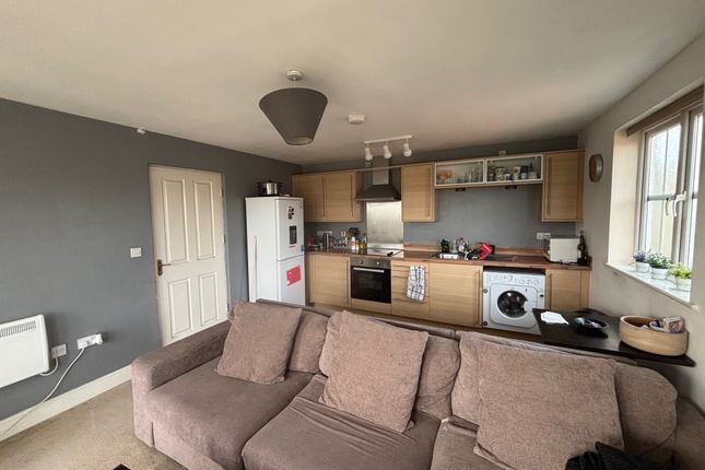 Flat P, 1, Sword Hill, Caerphilly photo 3