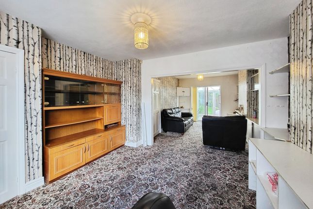 7 Oakleigh Avenue, Leicester photo 2