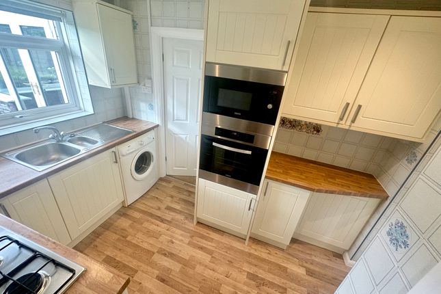114, BRIDGEND photo 5