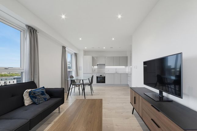 1 Heartwell Avenue, London photo 2
