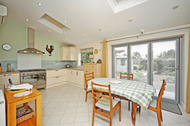 11, The Lea, Kidderminster photo 3