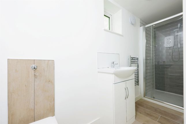 1, Plumtree Court, 44-45, Fore Street, Ivybridge photo 3