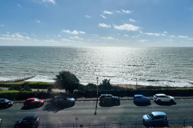 Flat 4, Highcliff Court, 7 South Cliff, Eastbourne photo 3