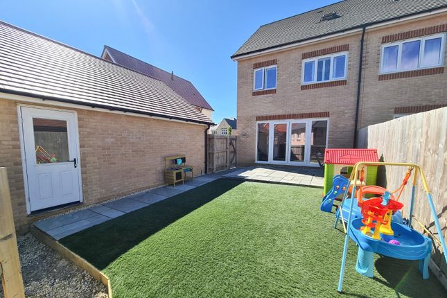 65, Kemsley Drive, Leighton Buzzard photo 4