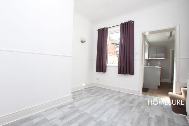 4, Eric Street, Widnes photo 3
