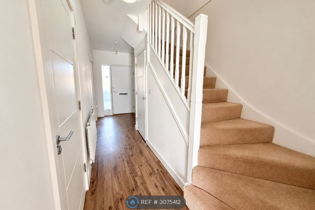 Ager Avenue, Dagenham photo 4