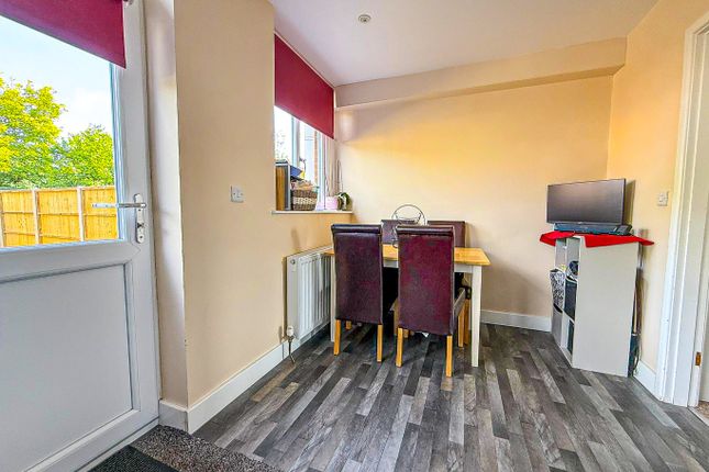 11 Crosswell Close, North Petherton, Somerset photo 4