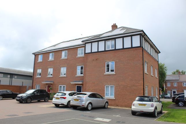 2 bed flat for sale in Chappell Close, Aylesbury HP19