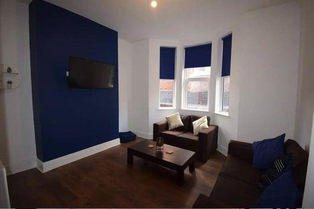 ROOM 5, 33, Chamberlain Avenue, Stoke-On-Trent photo 3