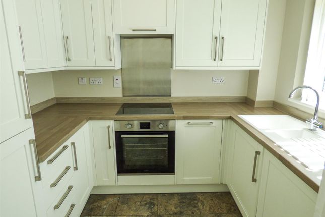 10, Tyssen Place, South Ockendon photo 3