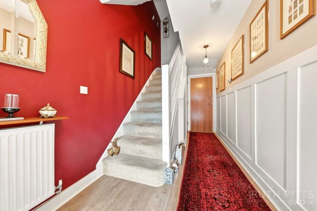 134 Seals Drive, Pontefract photo 4