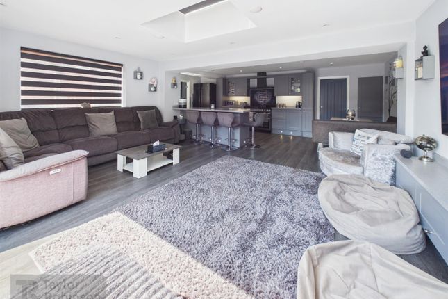 10, Shaws Road, Crawley photo 4