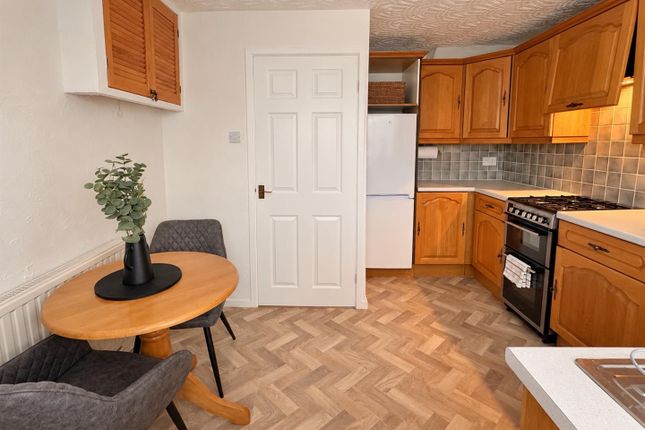 Kilsby Grove, Stoke-On-Trent photo 4