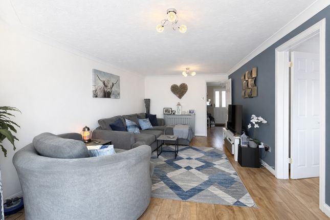 14, Kember Close, Cardiff photo 4