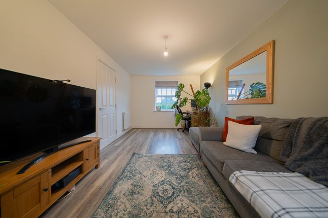 16 Forth Drive, Leicester photo 4