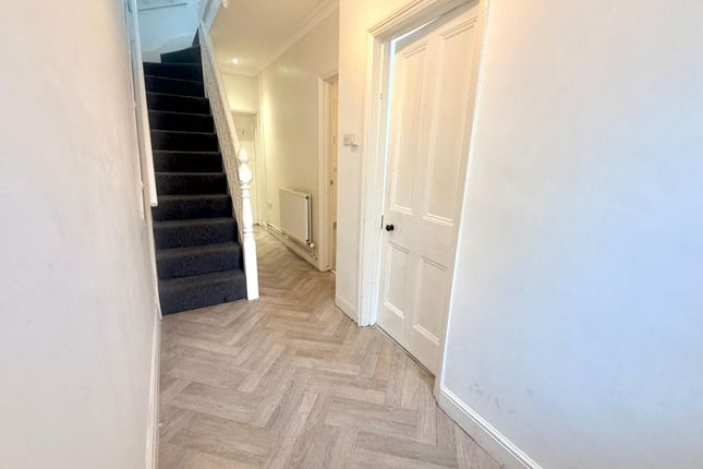 22 Union Road East, Abergavenny photo 4