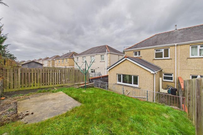 80, Hillfield Villas, Kidwelly photo 3