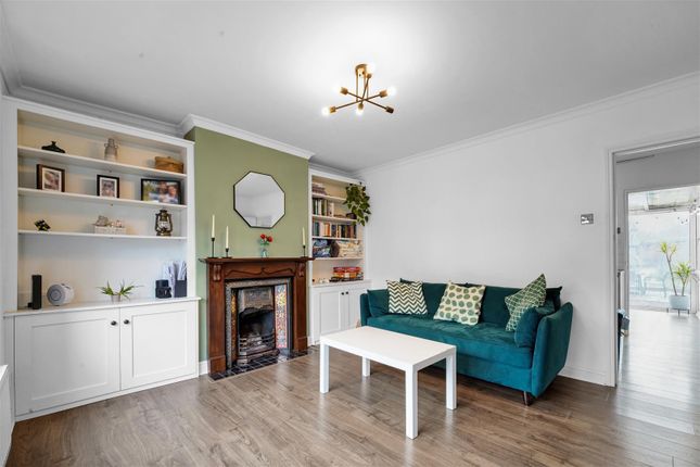 46, Hart Road, Byfleet photo 4