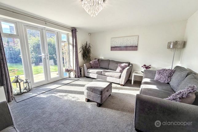 1 Pastures Reach, Nuneaton, Warwickshire photo 3