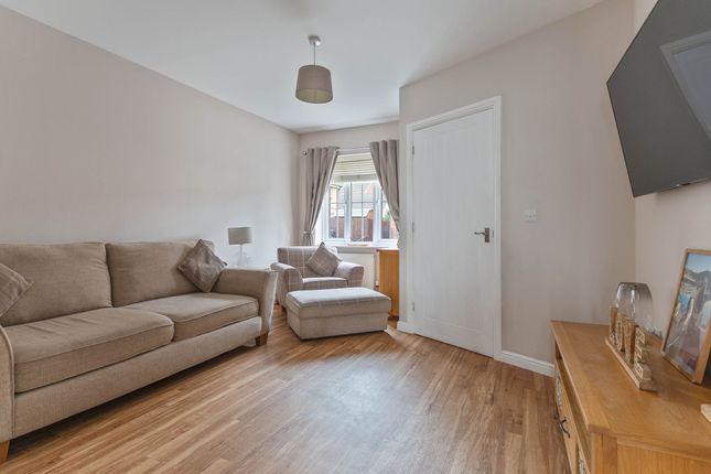 142 Parc Panteg, Pontypool photo 3