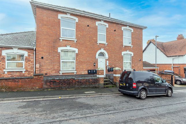 1-bed flat on 1 Sunnybank Apartments, 38 Tunnel Hill, Worcester, £125,000