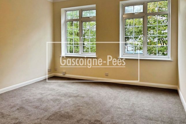 Flat 10, Leatherhead photo 3