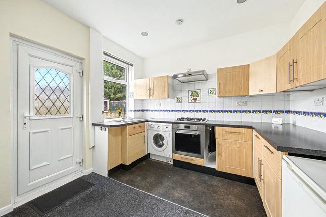 7, Devonshire Avenue East, Chesterfield photo 3