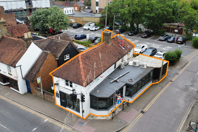 Thumbnail Retail premises for sale in Church Street, Rickmansworth