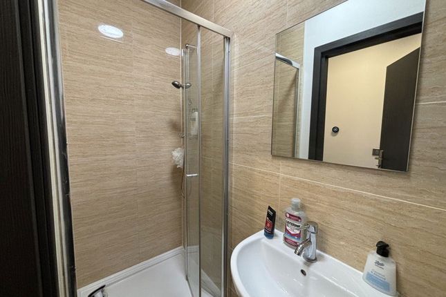 Flat 8, 21, Priestgate, Peterborough photo 4