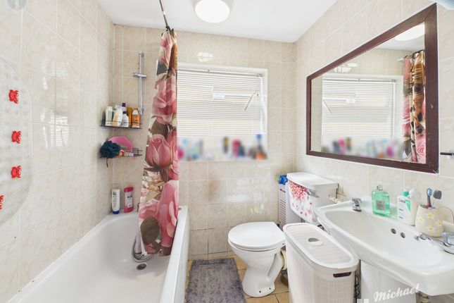 48 Bicester Road, Aylesbury photo 4