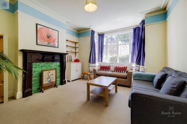18, Doddington Grove, London photo 2