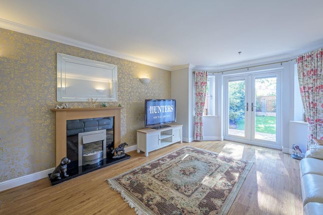 9, Stanham Close, Wombourne photo 3