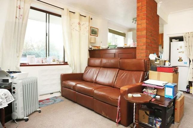 Staplehurst Close, Lowestoft photo 2
