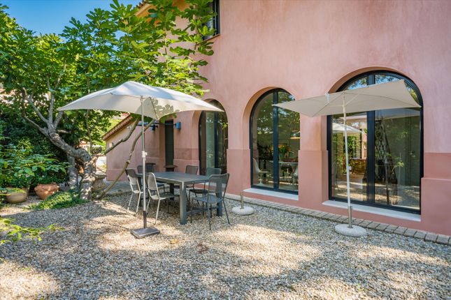 Property for sale in Biot, Alpes-Maritimes, Provence-Alpes-Côte d`Azur, France