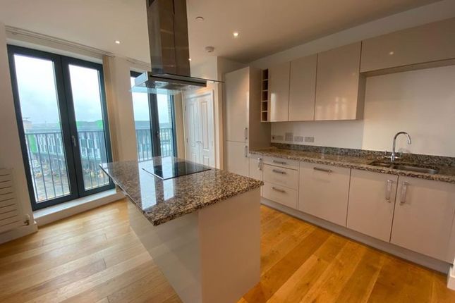 60 Baileys House, Charles Clowes Walk, London photo 4