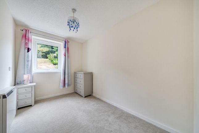 Flat 7, St. Philips Court,, Sandhurst Road, Kent photo 4