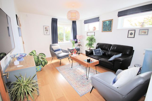 17, Willow Way, Toddington photo 4
