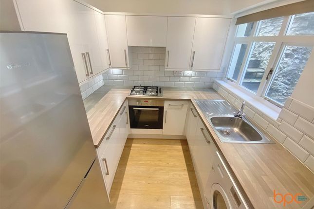 Basement Flat, 12 West Mall, Bristol photo 4