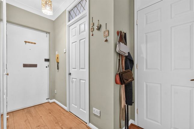 Flat 1, Ashbourne Court, Hill End Lane, St. Albans photo 4