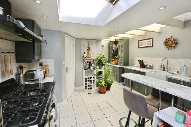 14, Harcourt Road, Gosport photo 2
