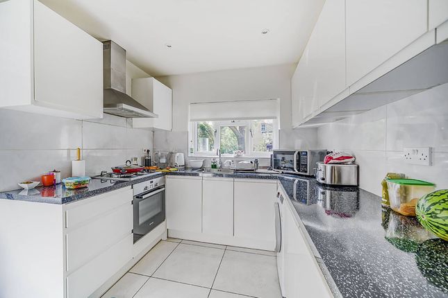 Thumbnail Property to rent in Howcroft Crescent, West Finchley, London