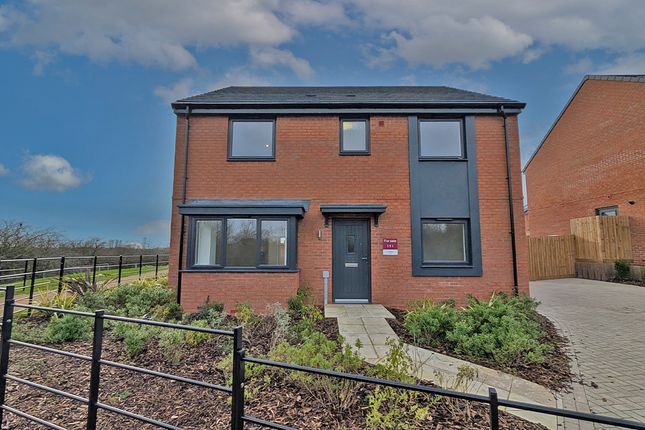 151, Cork Lane, Glen Parva photo 2