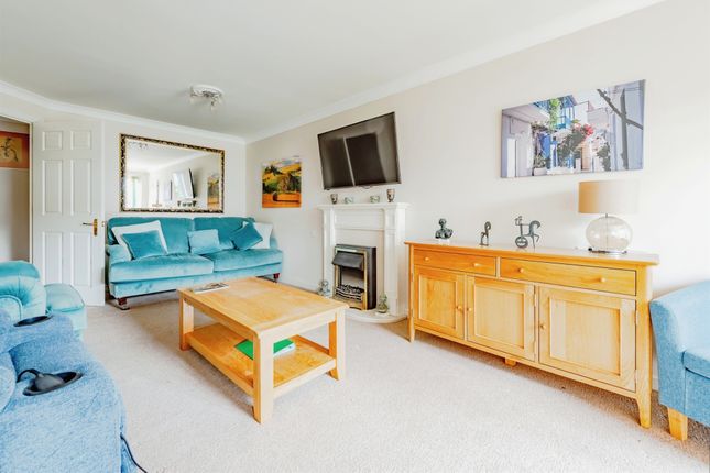 Flat 5, Lewis Court, 65, Linkfield Lane, Redhill photo 4